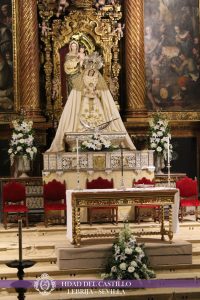 Nuestra Señora del Castillo Coronada se encuentra expuesta a la Veneración en la Parroquia de Nuestra Señora de la Oliva